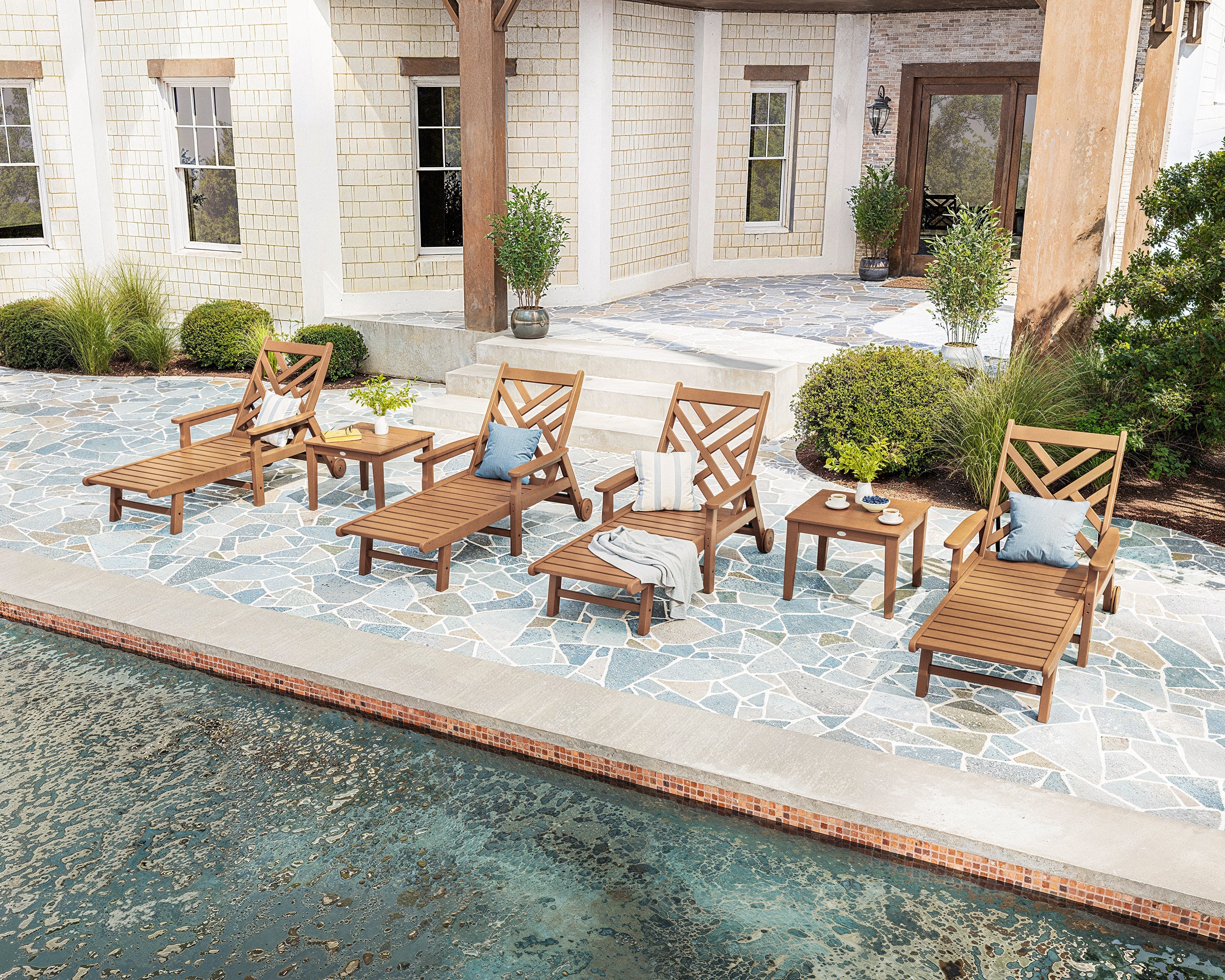 Chippendale 6-Piece Chaise Set with Arms and Wheels