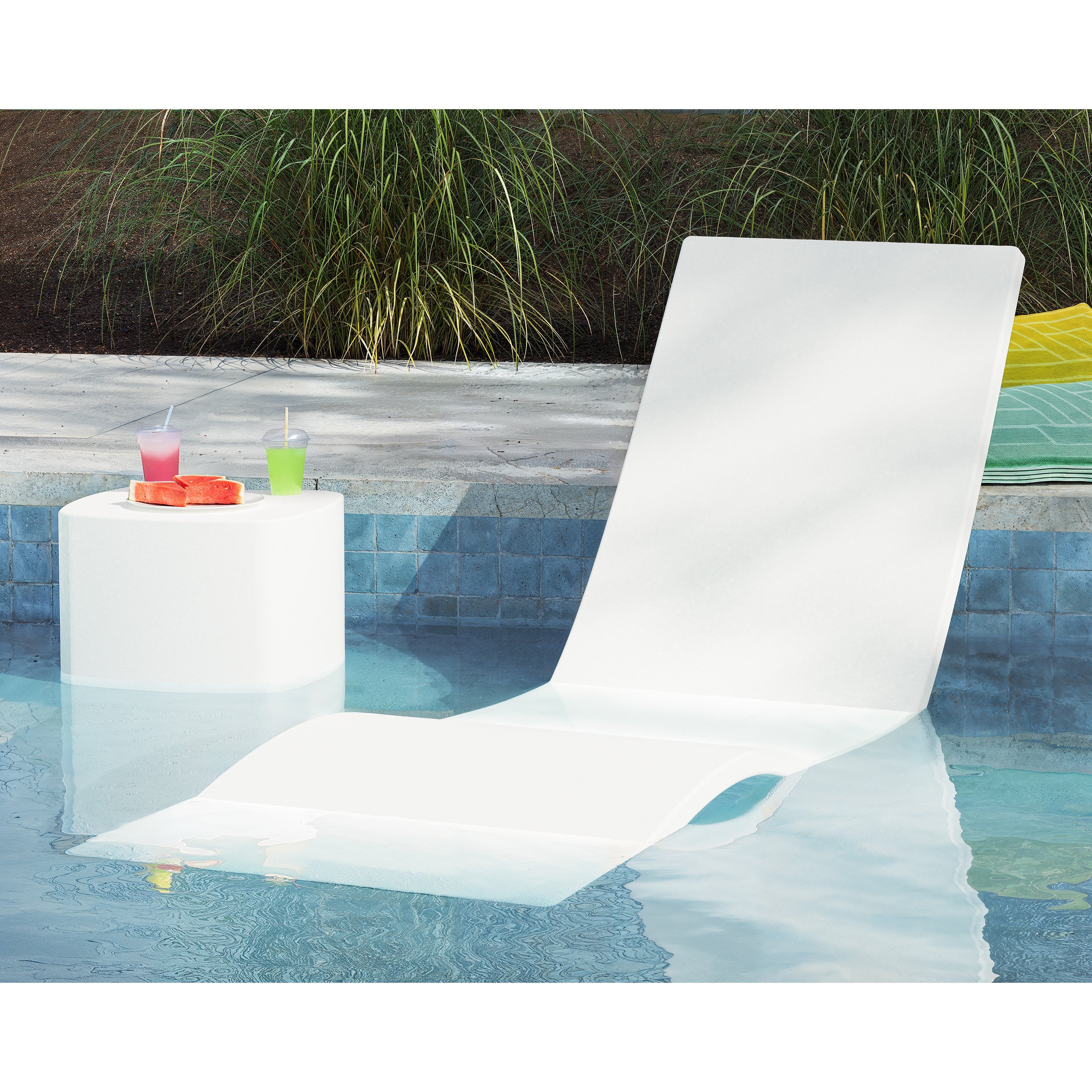 Laguna In-Pool Chaise Lounge
