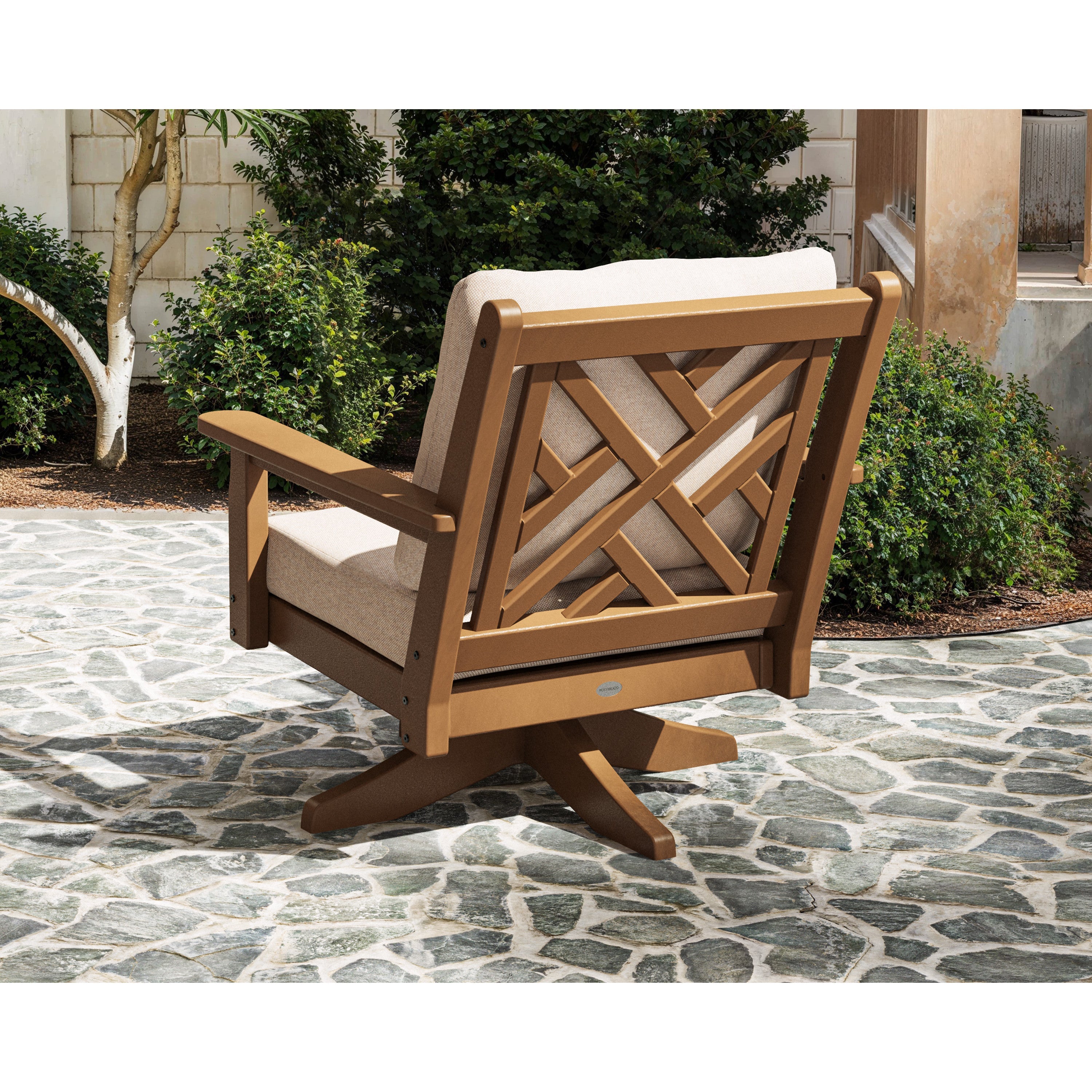 Chippendale Deep Seating Swivel Chair